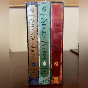 Leigh Bardugo The Shadow and Bone Trilogy GrishaVerse  Boxed Set SEALED NEW